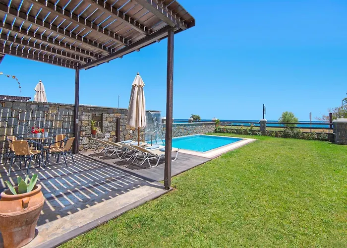 In Near The 度假居 *