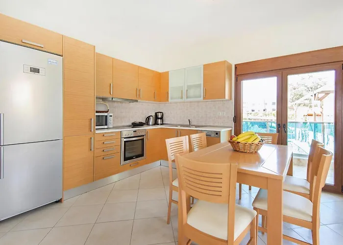 In Near The * קיוטארי